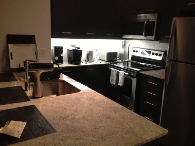 Square One Fully Furnished Suite Mississauga Exterior foto