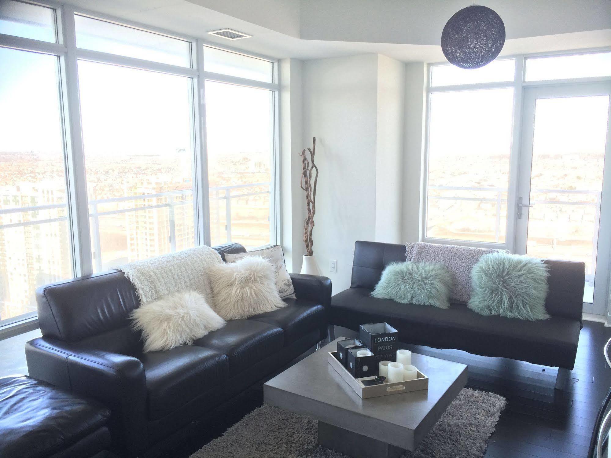 Square One Fully Furnished Suite Mississauga Exterior foto